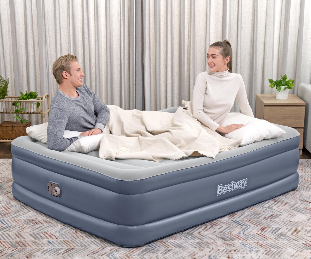 Colchão Insuflável De Viagem Com Bomba De Ar Incorporada Tritech Queen 2,03M X 1,52M X Bestway
