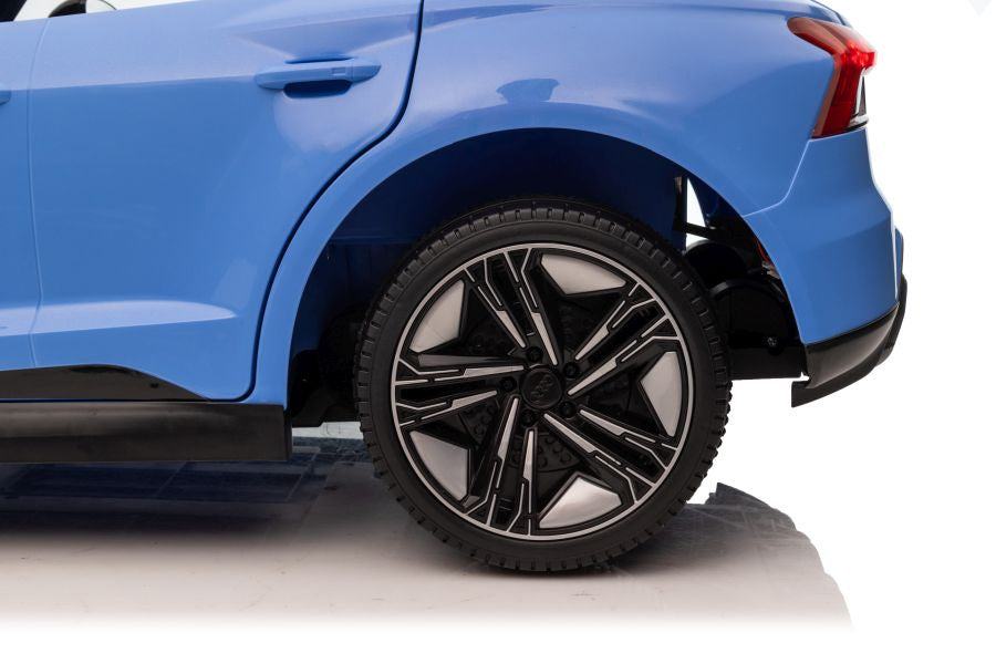 Carro elétrico Audi E-Tron GT QLS-6888 azul