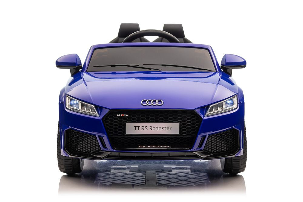 Carro elétrico Audi TTRS azul escuro