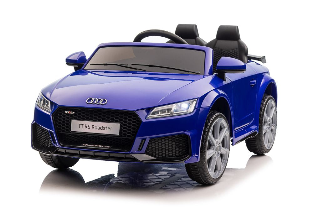 Carro elétrico Audi TTRS azul escuro