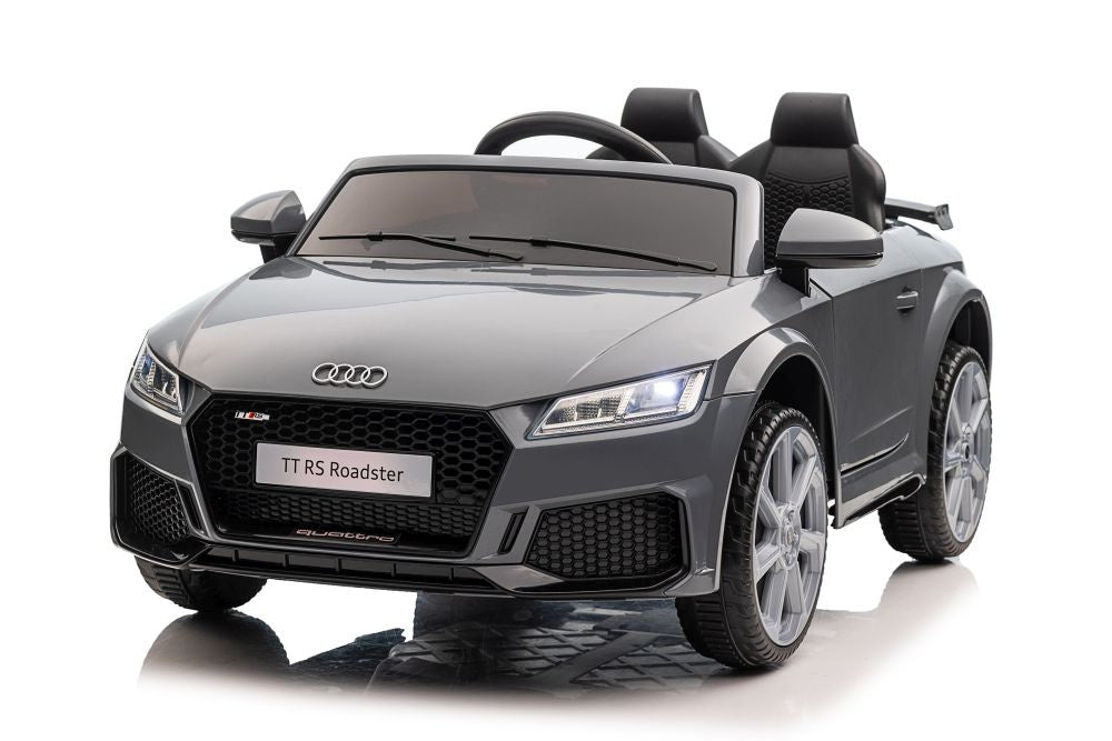 Carro elétrico Audi TTRS cinza