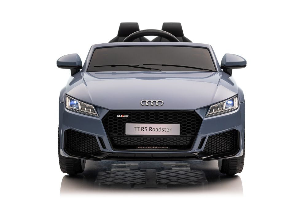 Carro elétrico Audi TTRS azul claro