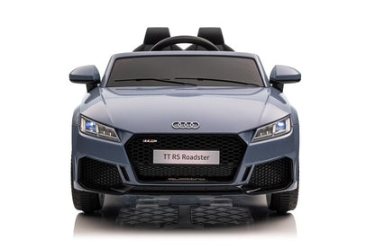 Carro elétrico Audi TTRS azul claro