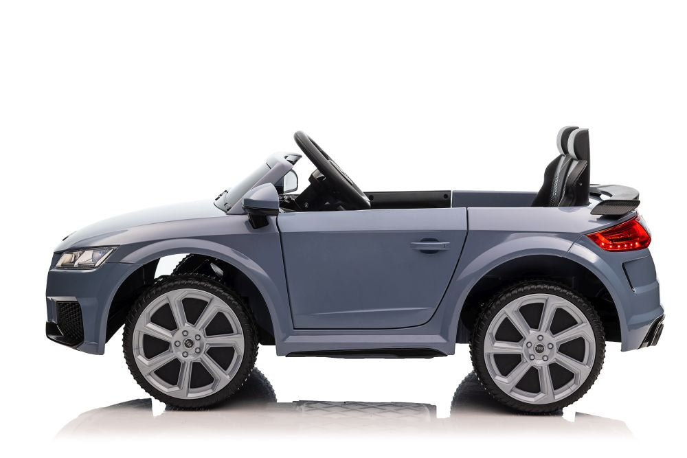 Carro elétrico Audi TTRS azul claro