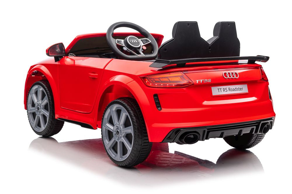 Carro elétrico Audi TTRS vermelho