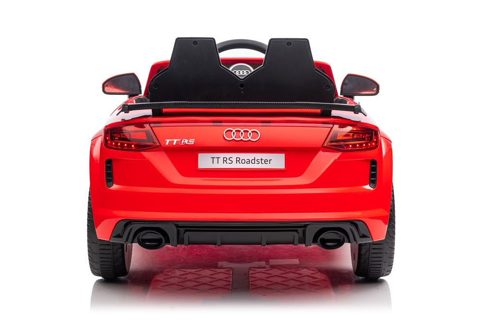 Carro elétrico Audi TTRS vermelho