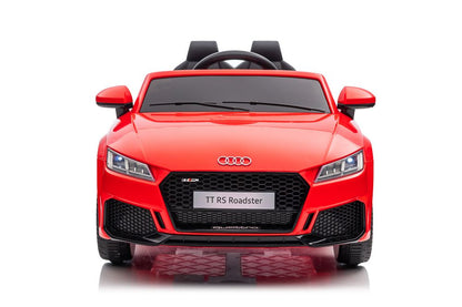 Carro elétrico Audi TTRS vermelho