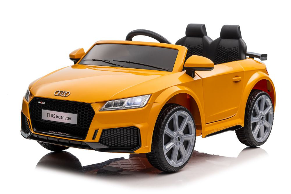 Carro elétrico Audi TTRS amarelo