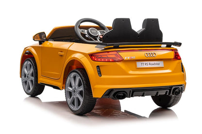Carro elétrico Audi TTRS amarelo