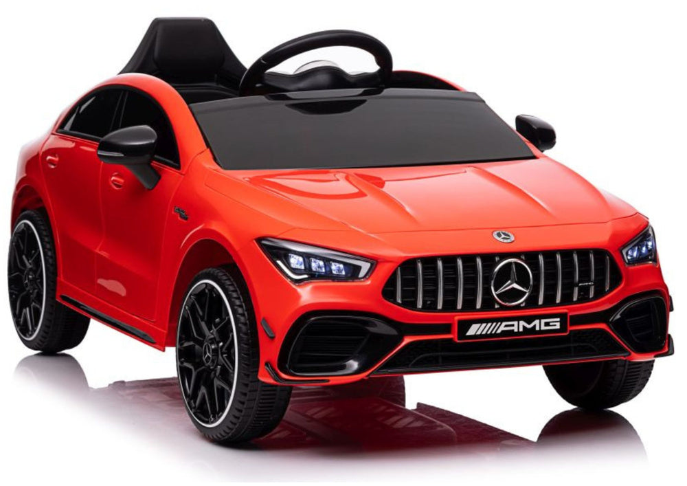 Carro elétrico Mercedes CLA 45S AMG 4x4 vermelho