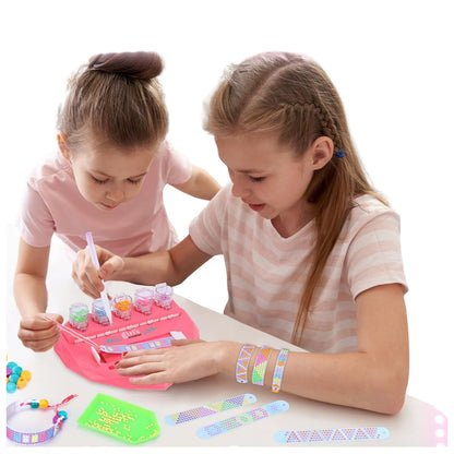 Kit de pulseiras com diamantes e corações