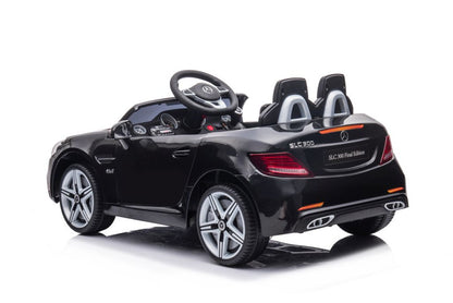 Carro elétrico Mercedes SLC 300 preto
