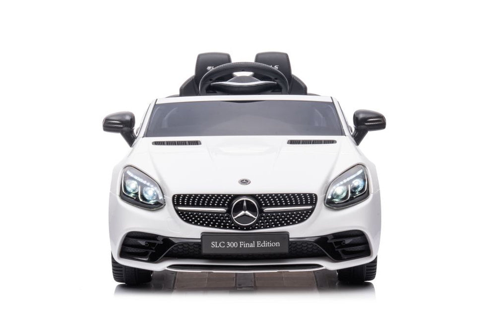 Carro elétrico Mercedes SLC 300 branco