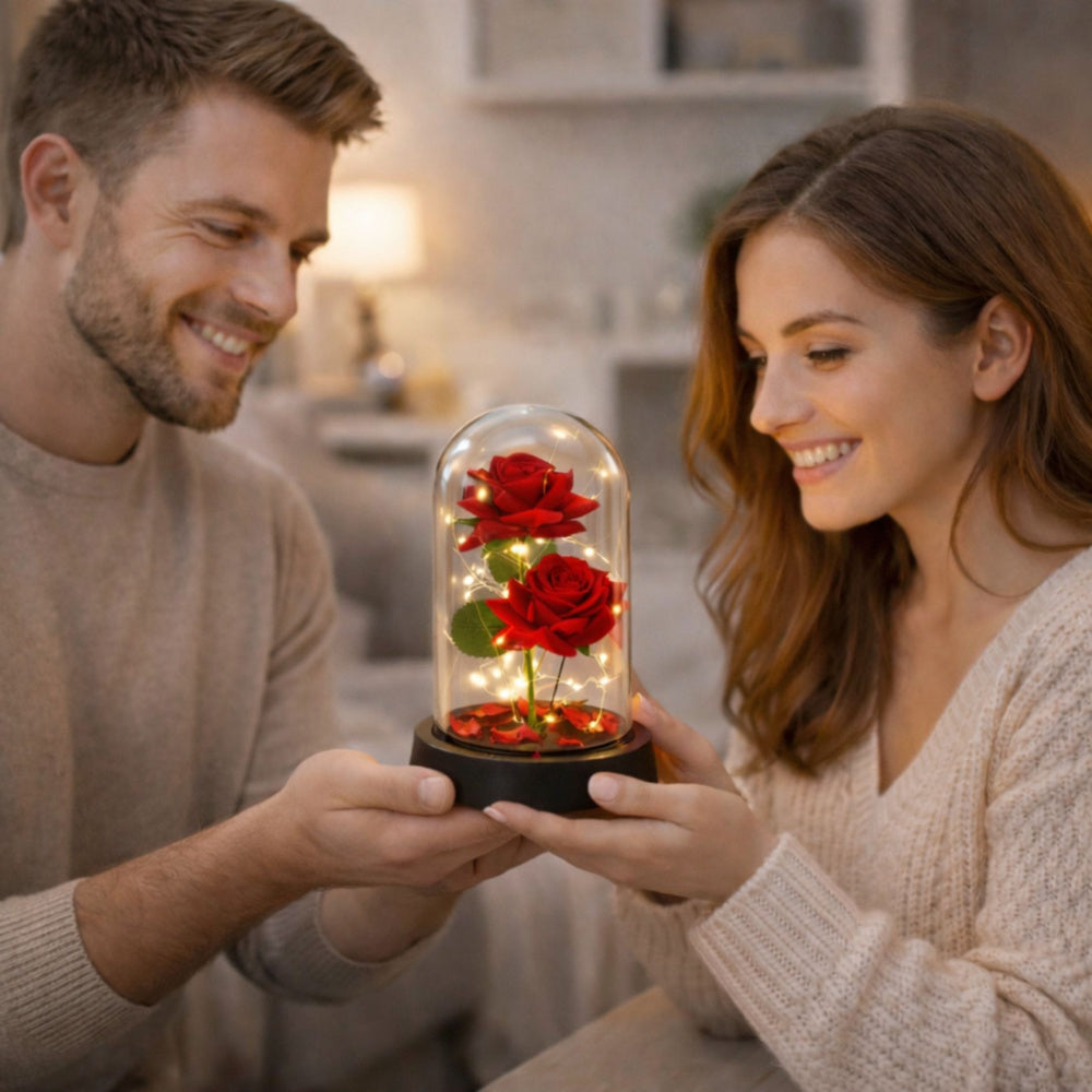 Duas Rosas Eternas Vermelhas Assimétricas em Cúpula LED com Pétalas 21x11 cm